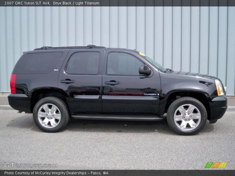 Onyx Black / Light Titanium 2007 GMC Yukon SLT 4x4