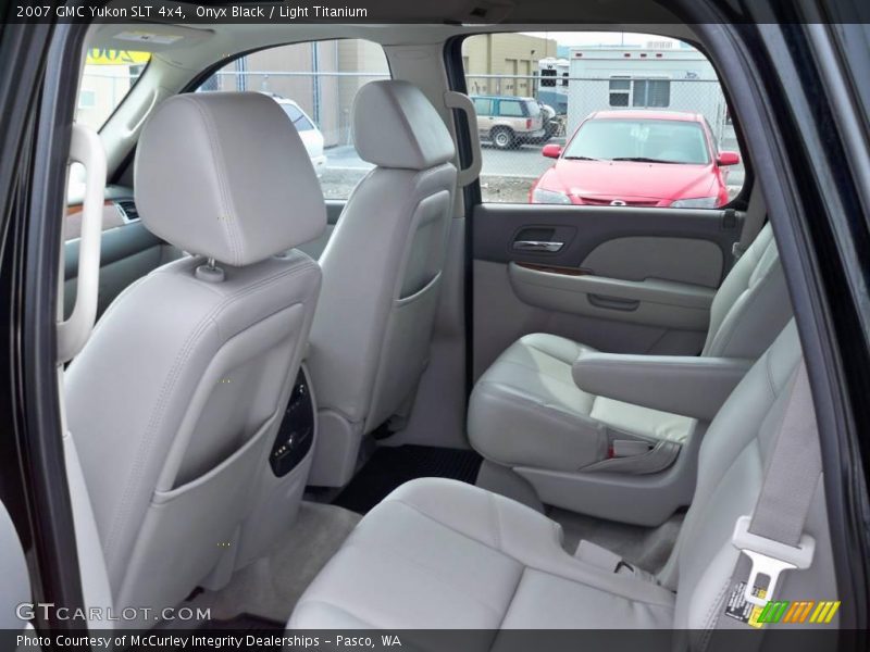 Onyx Black / Light Titanium 2007 GMC Yukon SLT 4x4