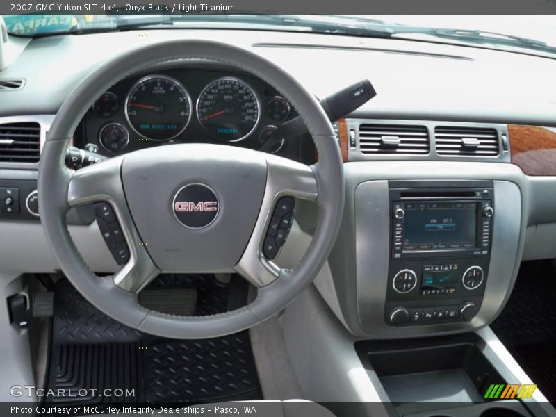 Onyx Black / Light Titanium 2007 GMC Yukon SLT 4x4