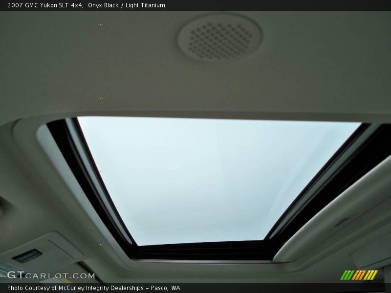Onyx Black / Light Titanium 2007 GMC Yukon SLT 4x4