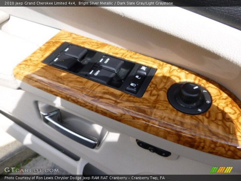 Bright Silver Metallic / Dark Slate Gray/Light Graystone 2010 Jeep Grand Cherokee Limited 4x4