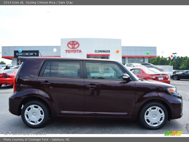 Sizzling Crimson Mica / Dark Gray 2014 Scion xB