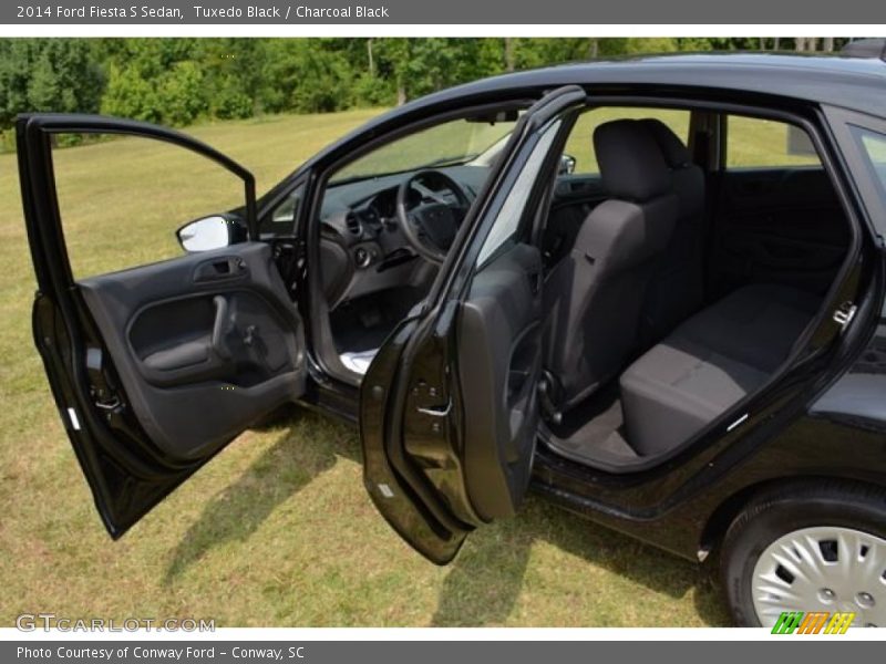 Tuxedo Black / Charcoal Black 2014 Ford Fiesta S Sedan