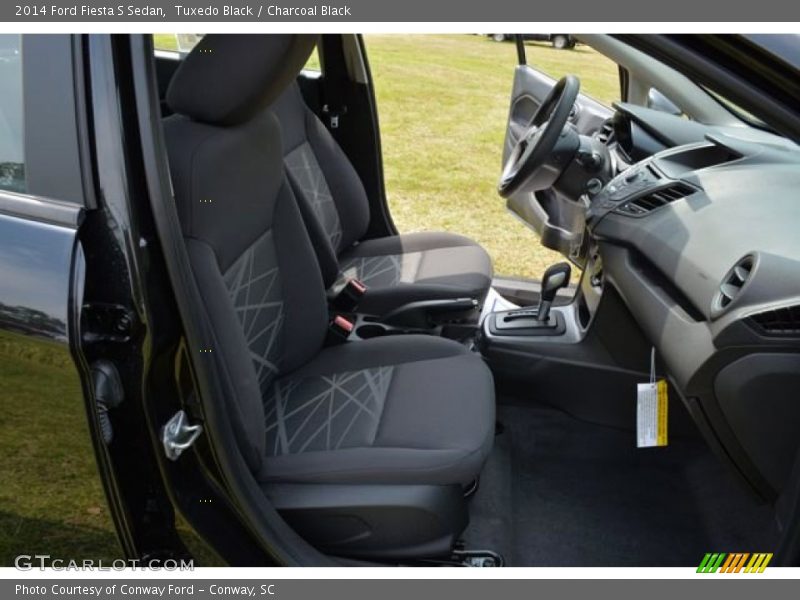 Tuxedo Black / Charcoal Black 2014 Ford Fiesta S Sedan