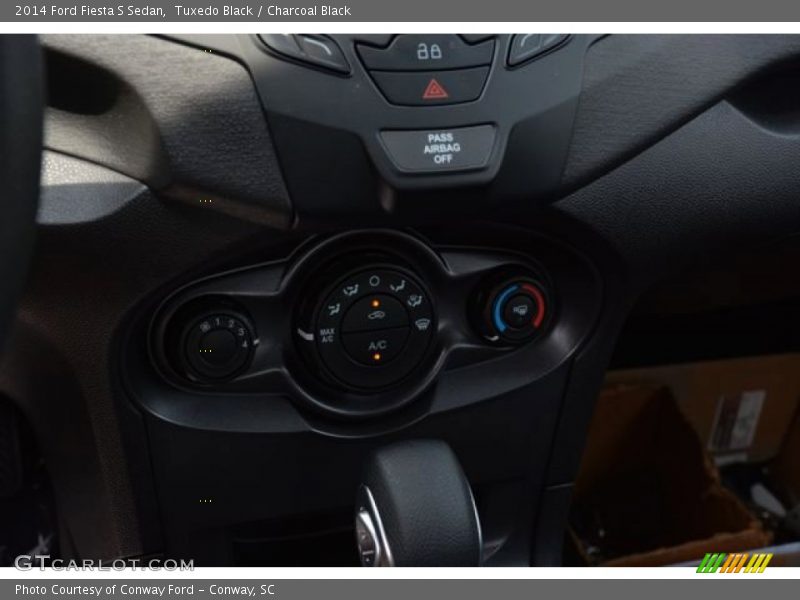 Tuxedo Black / Charcoal Black 2014 Ford Fiesta S Sedan