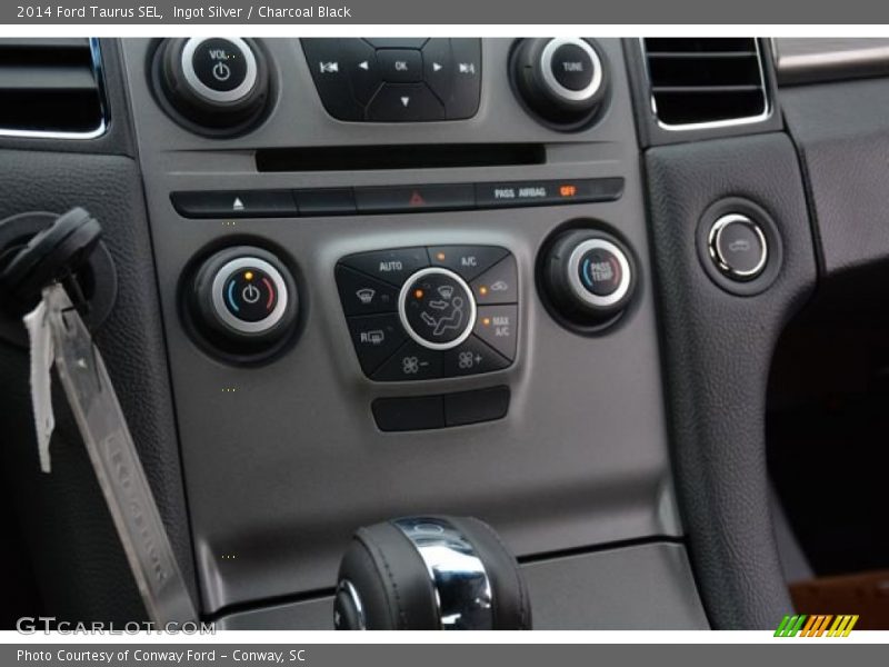 Ingot Silver / Charcoal Black 2014 Ford Taurus SEL