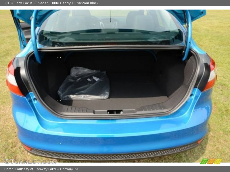 Blue Candy / Charcoal Black 2014 Ford Focus SE Sedan