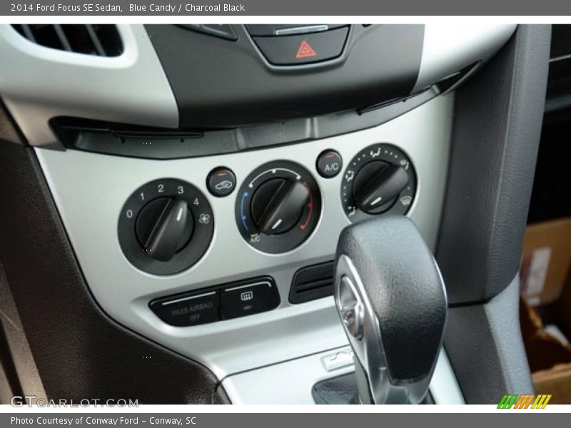 Blue Candy / Charcoal Black 2014 Ford Focus SE Sedan