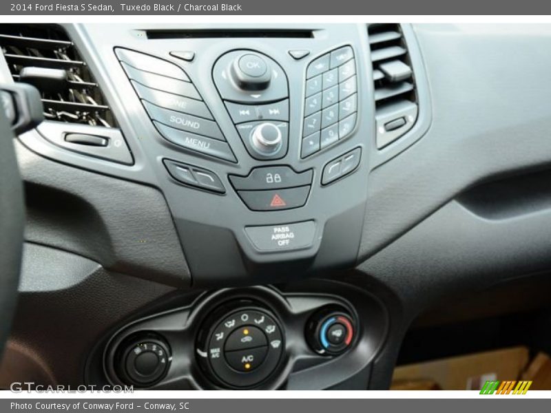 Tuxedo Black / Charcoal Black 2014 Ford Fiesta S Sedan