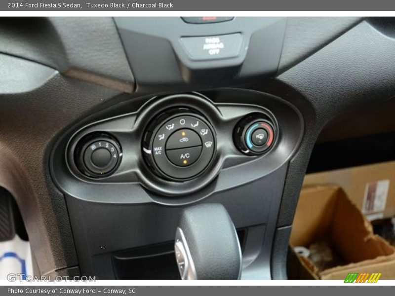 Tuxedo Black / Charcoal Black 2014 Ford Fiesta S Sedan