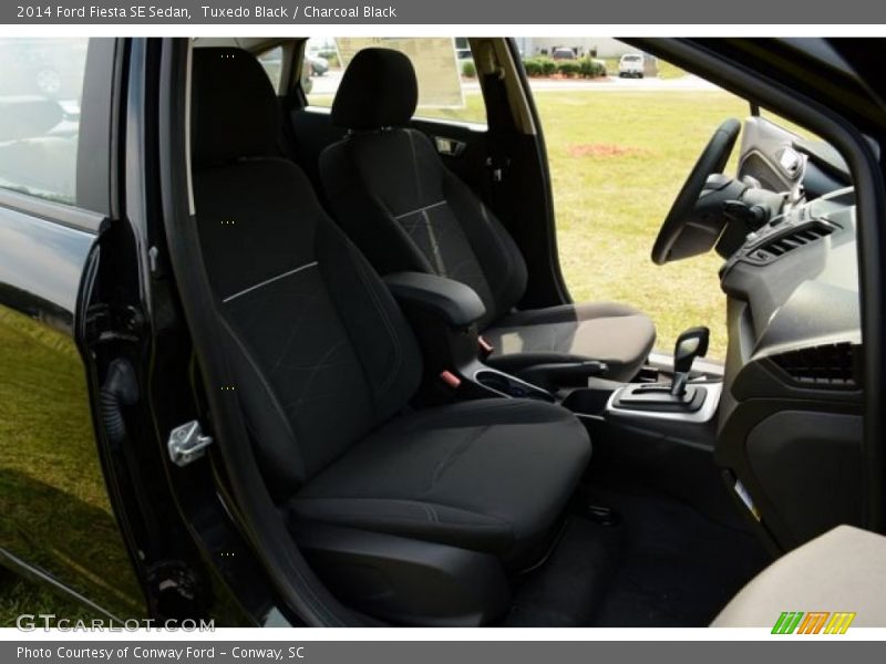 Tuxedo Black / Charcoal Black 2014 Ford Fiesta SE Sedan