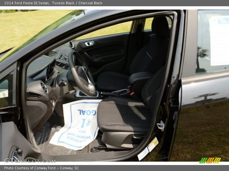 Tuxedo Black / Charcoal Black 2014 Ford Fiesta SE Sedan