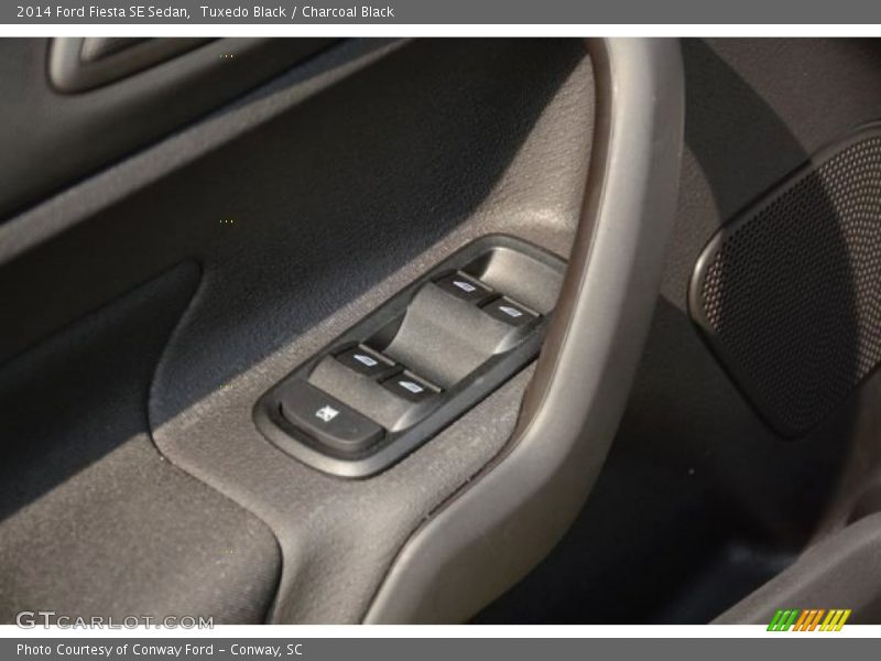 Tuxedo Black / Charcoal Black 2014 Ford Fiesta SE Sedan