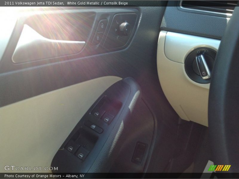 White Gold Metallic / Cornsilk Beige 2011 Volkswagen Jetta TDI Sedan