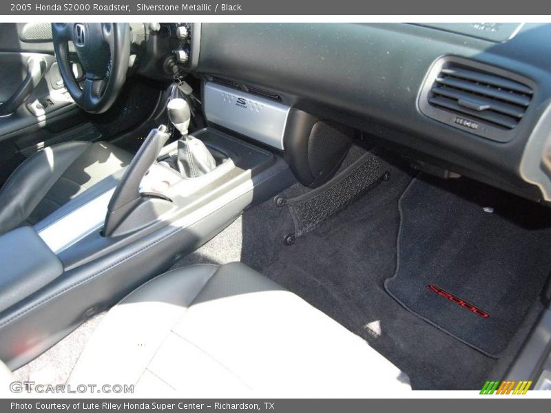 Silverstone Metallic / Black 2005 Honda S2000 Roadster