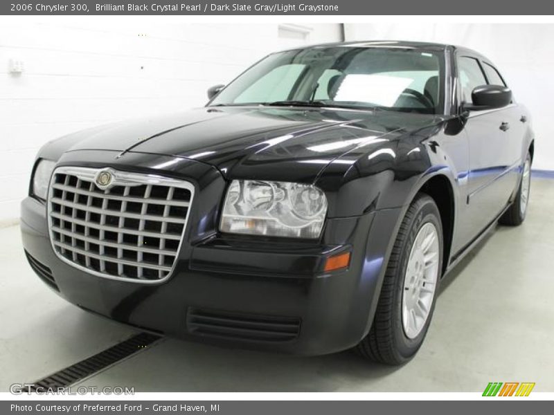Brilliant Black Crystal Pearl / Dark Slate Gray/Light Graystone 2006 Chrysler 300
