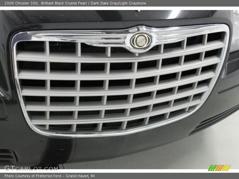 Brilliant Black Crystal Pearl / Dark Slate Gray/Light Graystone 2006 Chrysler 300