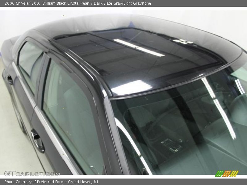 Brilliant Black Crystal Pearl / Dark Slate Gray/Light Graystone 2006 Chrysler 300