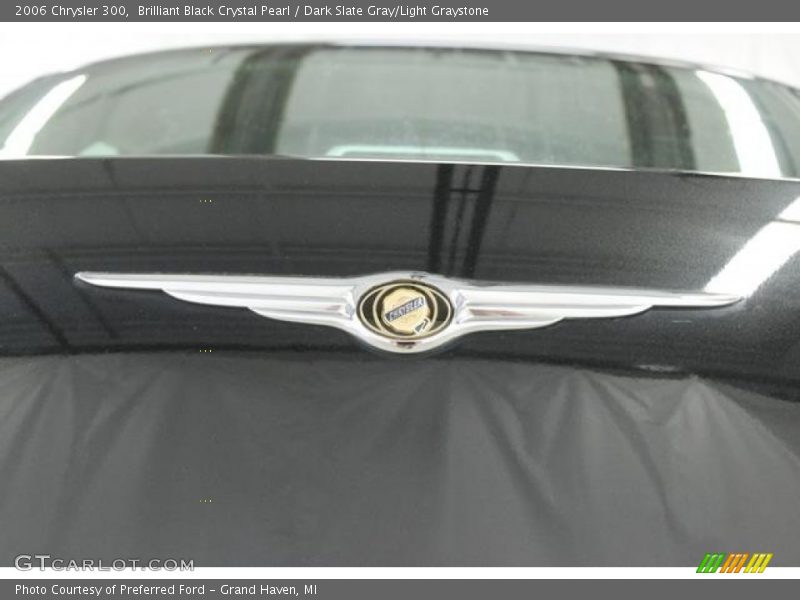 Brilliant Black Crystal Pearl / Dark Slate Gray/Light Graystone 2006 Chrysler 300