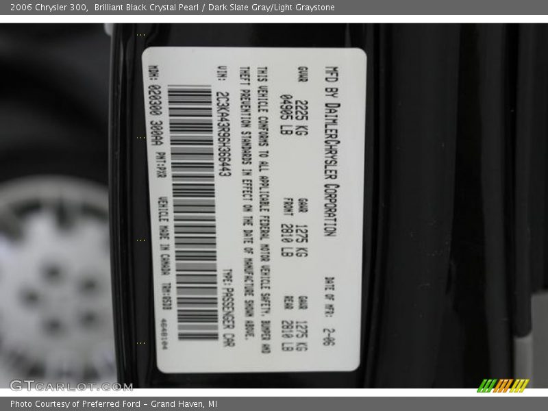 Brilliant Black Crystal Pearl / Dark Slate Gray/Light Graystone 2006 Chrysler 300