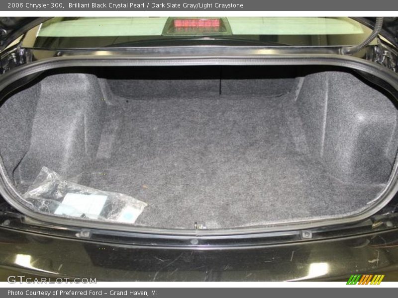 Brilliant Black Crystal Pearl / Dark Slate Gray/Light Graystone 2006 Chrysler 300