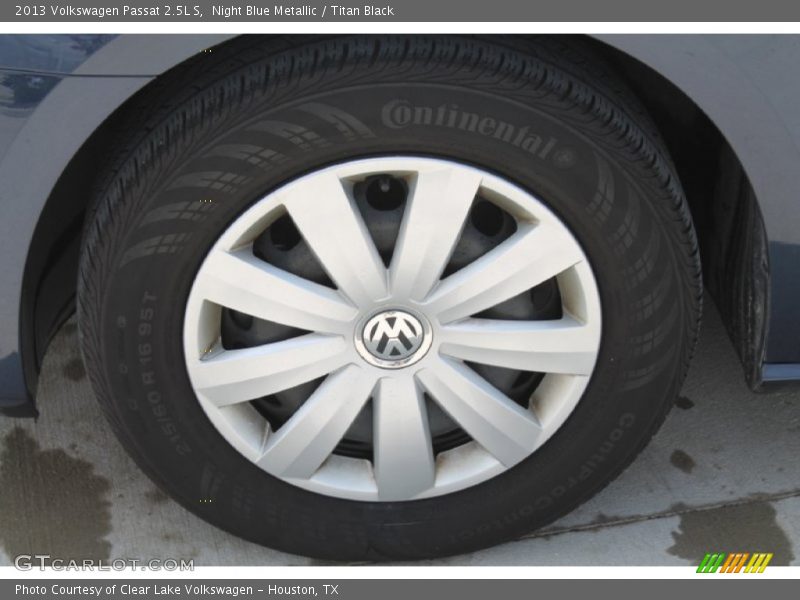 Night Blue Metallic / Titan Black 2013 Volkswagen Passat 2.5L S