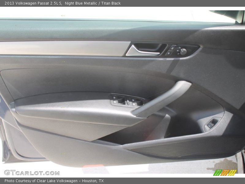 Night Blue Metallic / Titan Black 2013 Volkswagen Passat 2.5L S