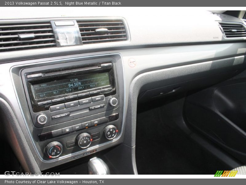 Night Blue Metallic / Titan Black 2013 Volkswagen Passat 2.5L S