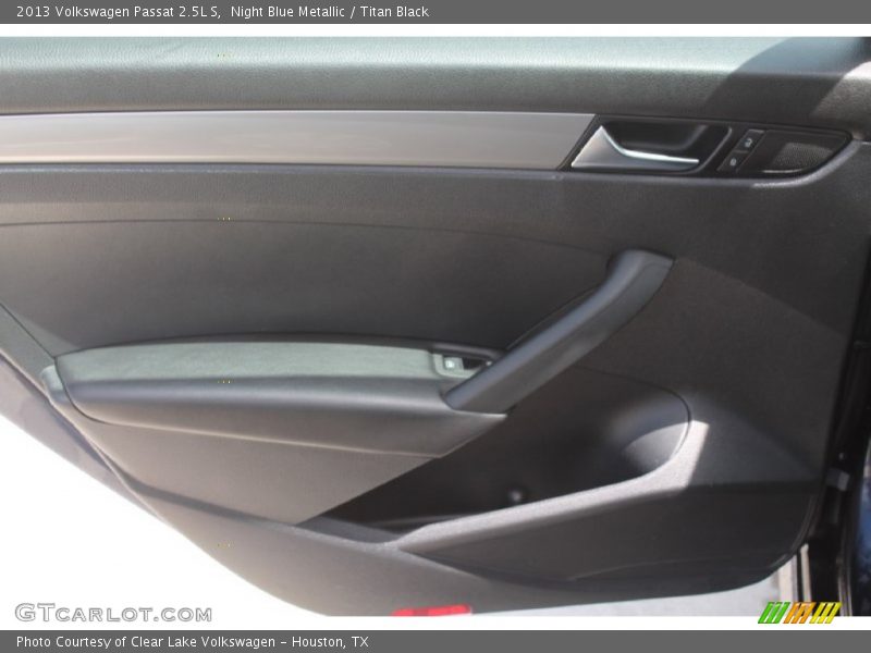 Night Blue Metallic / Titan Black 2013 Volkswagen Passat 2.5L S