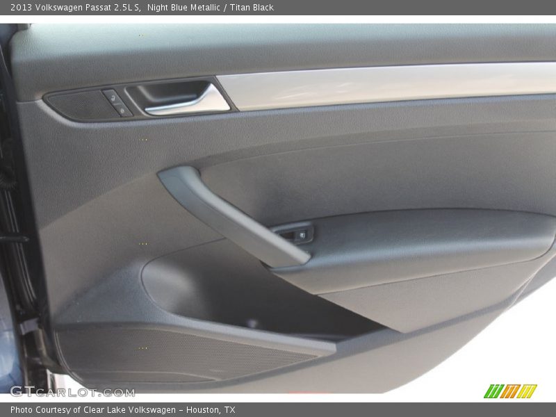 Night Blue Metallic / Titan Black 2013 Volkswagen Passat 2.5L S