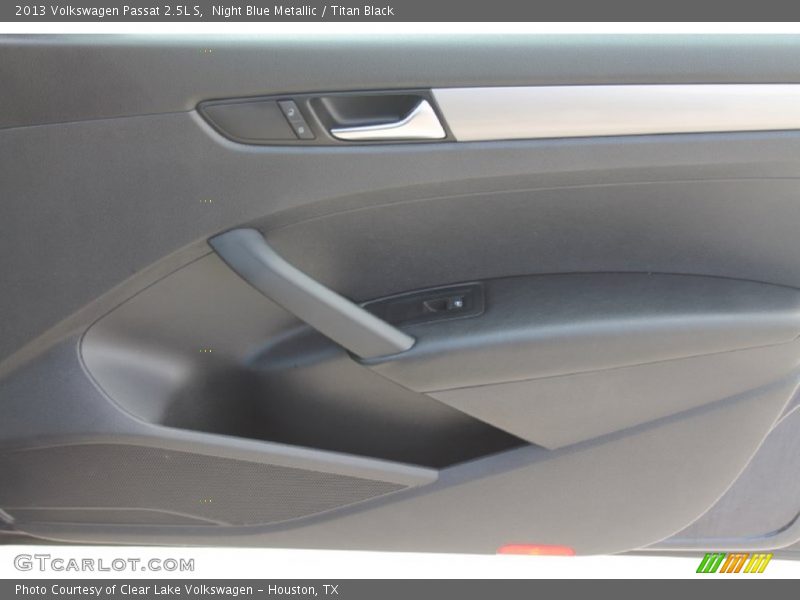 Night Blue Metallic / Titan Black 2013 Volkswagen Passat 2.5L S