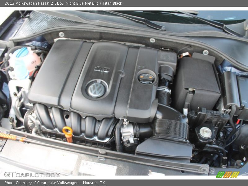 Night Blue Metallic / Titan Black 2013 Volkswagen Passat 2.5L S