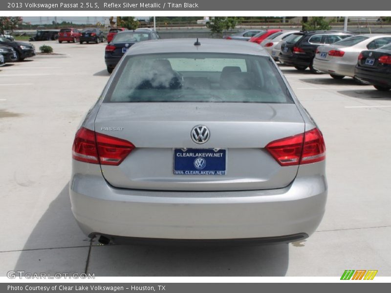 Reflex Silver Metallic / Titan Black 2013 Volkswagen Passat 2.5L S