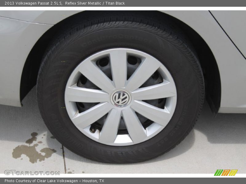 Reflex Silver Metallic / Titan Black 2013 Volkswagen Passat 2.5L S
