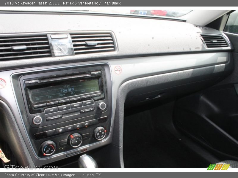 Reflex Silver Metallic / Titan Black 2013 Volkswagen Passat 2.5L S