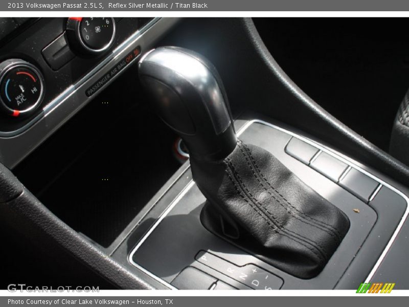 Reflex Silver Metallic / Titan Black 2013 Volkswagen Passat 2.5L S