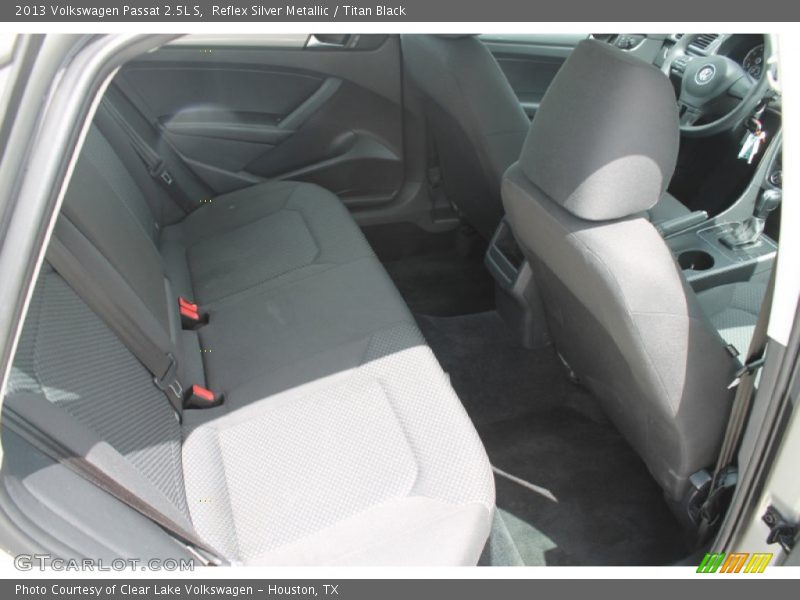 Reflex Silver Metallic / Titan Black 2013 Volkswagen Passat 2.5L S