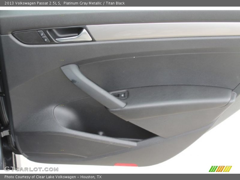 Platinum Gray Metallic / Titan Black 2013 Volkswagen Passat 2.5L S