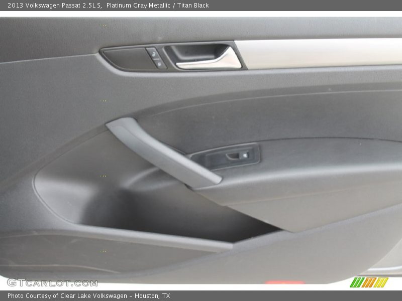 Platinum Gray Metallic / Titan Black 2013 Volkswagen Passat 2.5L S