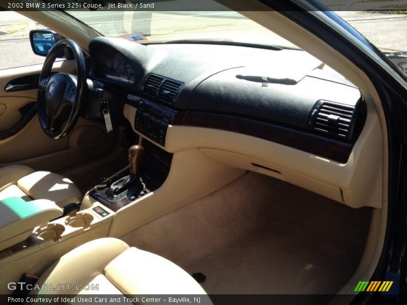 Jet Black / Sand 2002 BMW 3 Series 325i Coupe