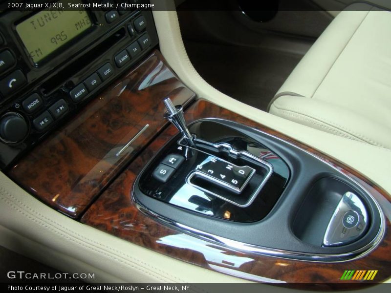Seafrost Metallic / Champagne 2007 Jaguar XJ XJ8