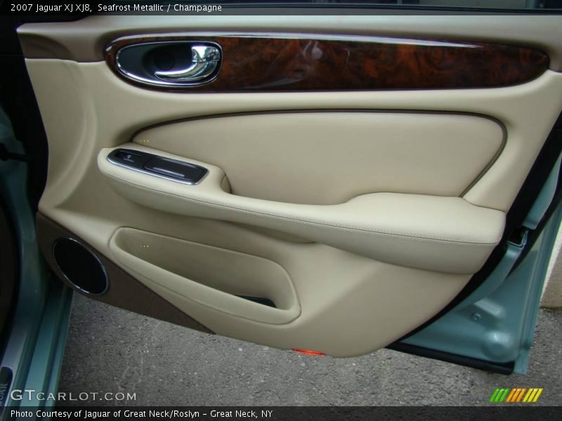 Seafrost Metallic / Champagne 2007 Jaguar XJ XJ8