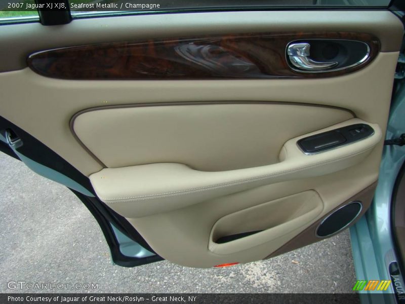 Seafrost Metallic / Champagne 2007 Jaguar XJ XJ8