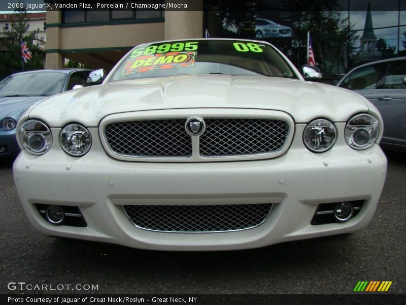 Porcelain / Champagne/Mocha 2008 Jaguar XJ Vanden Plas