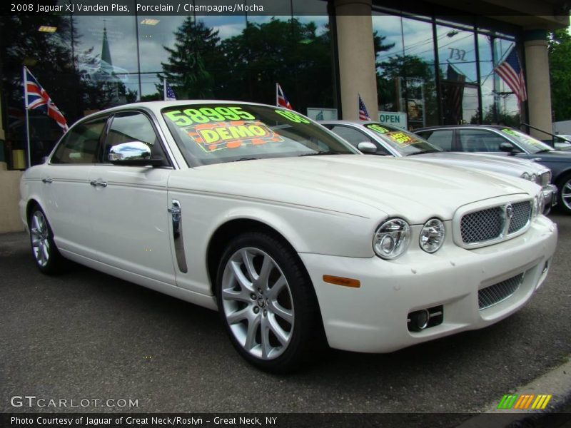 Porcelain / Champagne/Mocha 2008 Jaguar XJ Vanden Plas