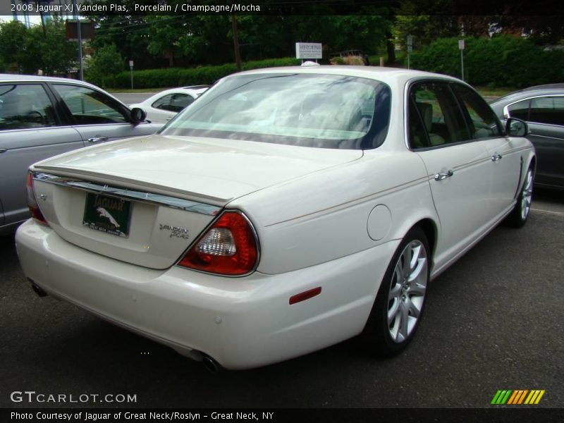 Porcelain / Champagne/Mocha 2008 Jaguar XJ Vanden Plas