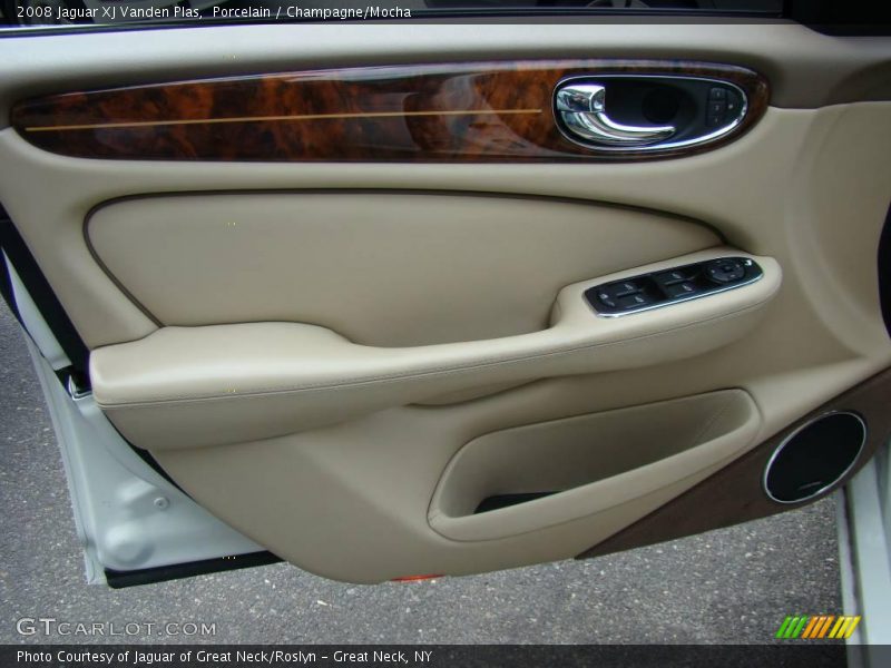 Porcelain / Champagne/Mocha 2008 Jaguar XJ Vanden Plas