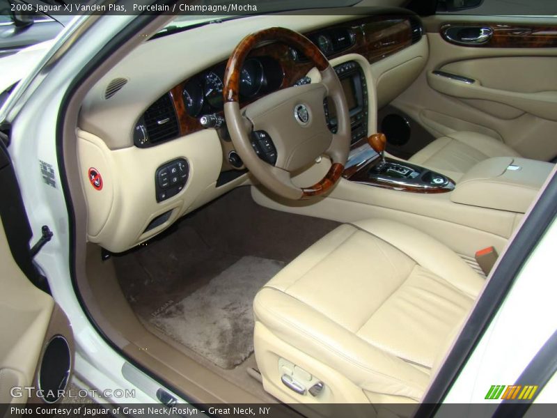 Porcelain / Champagne/Mocha 2008 Jaguar XJ Vanden Plas