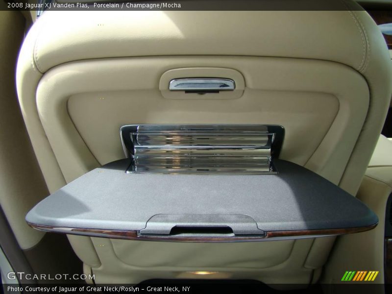 Porcelain / Champagne/Mocha 2008 Jaguar XJ Vanden Plas