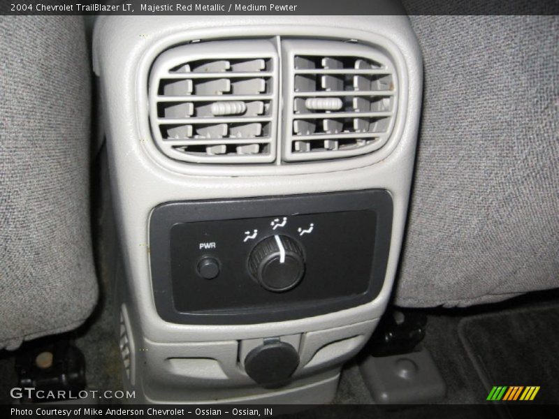 Majestic Red Metallic / Medium Pewter 2004 Chevrolet TrailBlazer LT